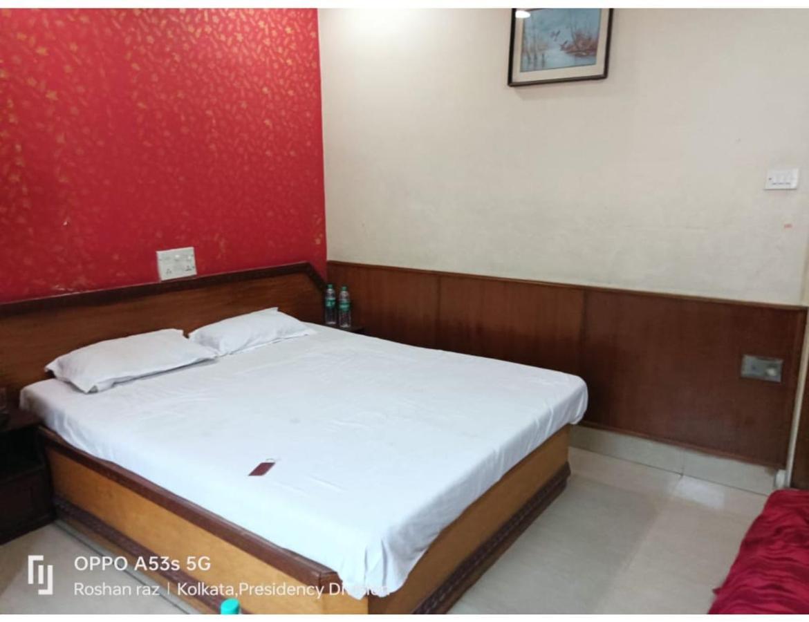 Hotel Heera, Kalkuta Zewnętrze zdjęcie